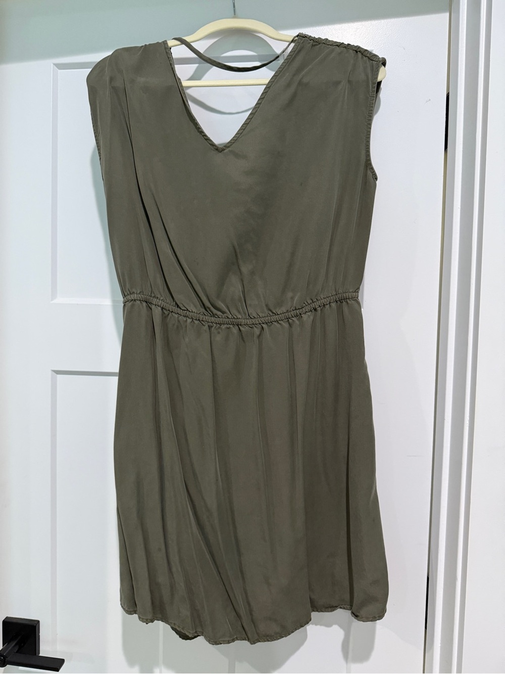 UNIVERSAL THREAD Sleeveless V-Neck Olive Green Dress-Size M